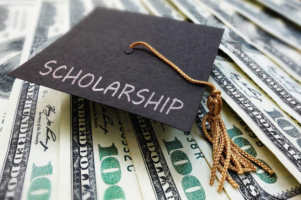 10 Best Scholarships For Online Schools